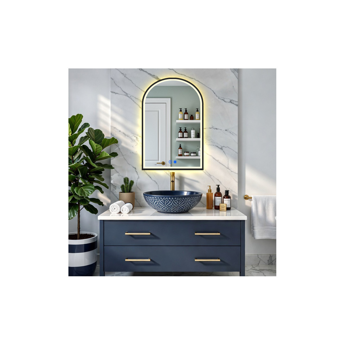 60x90 cm Nieregularne lustro z podświetleniem LED w czarnej aluminiowej ramie